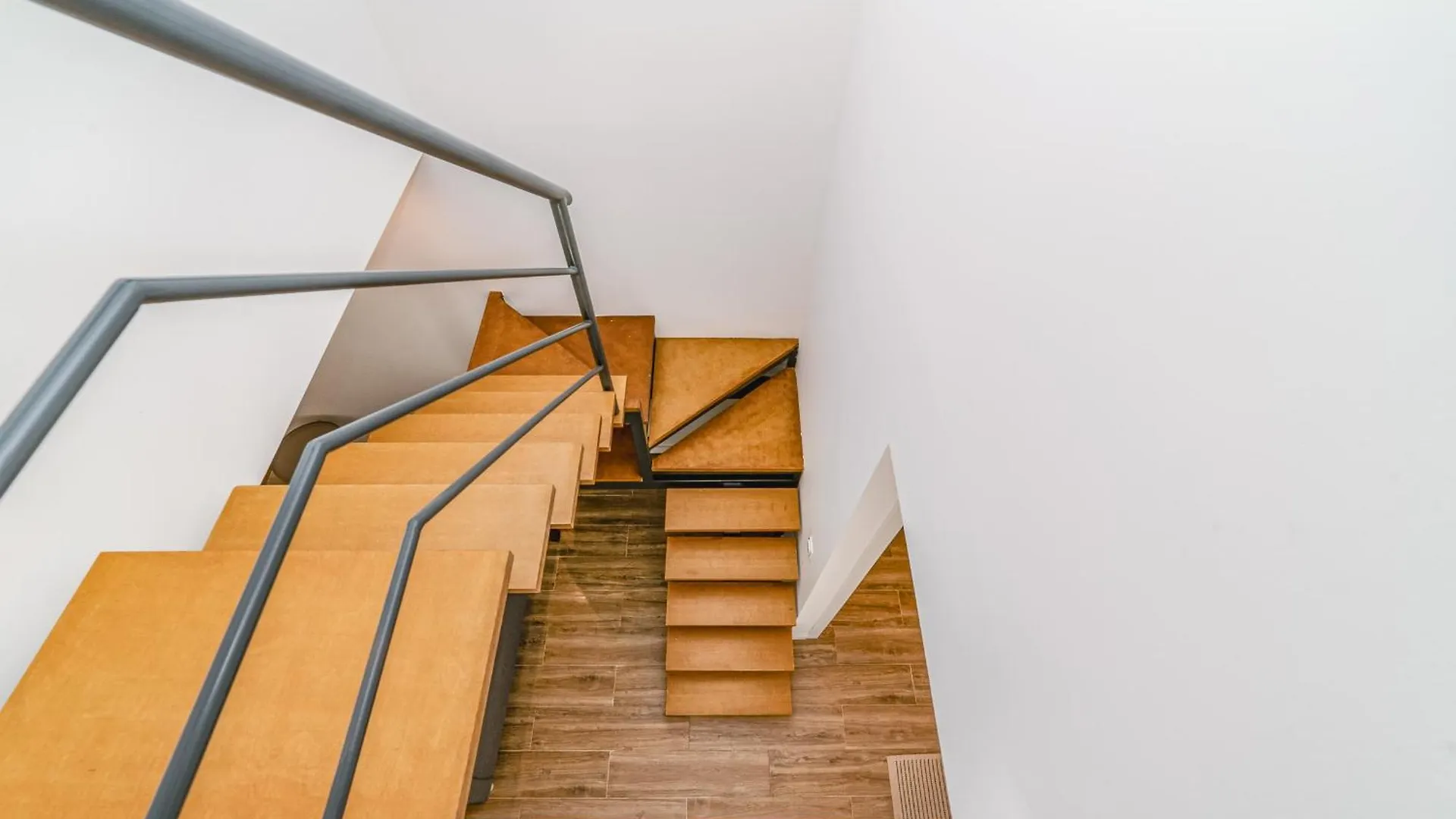 Campolide Duplex Apartments Лиссабон
