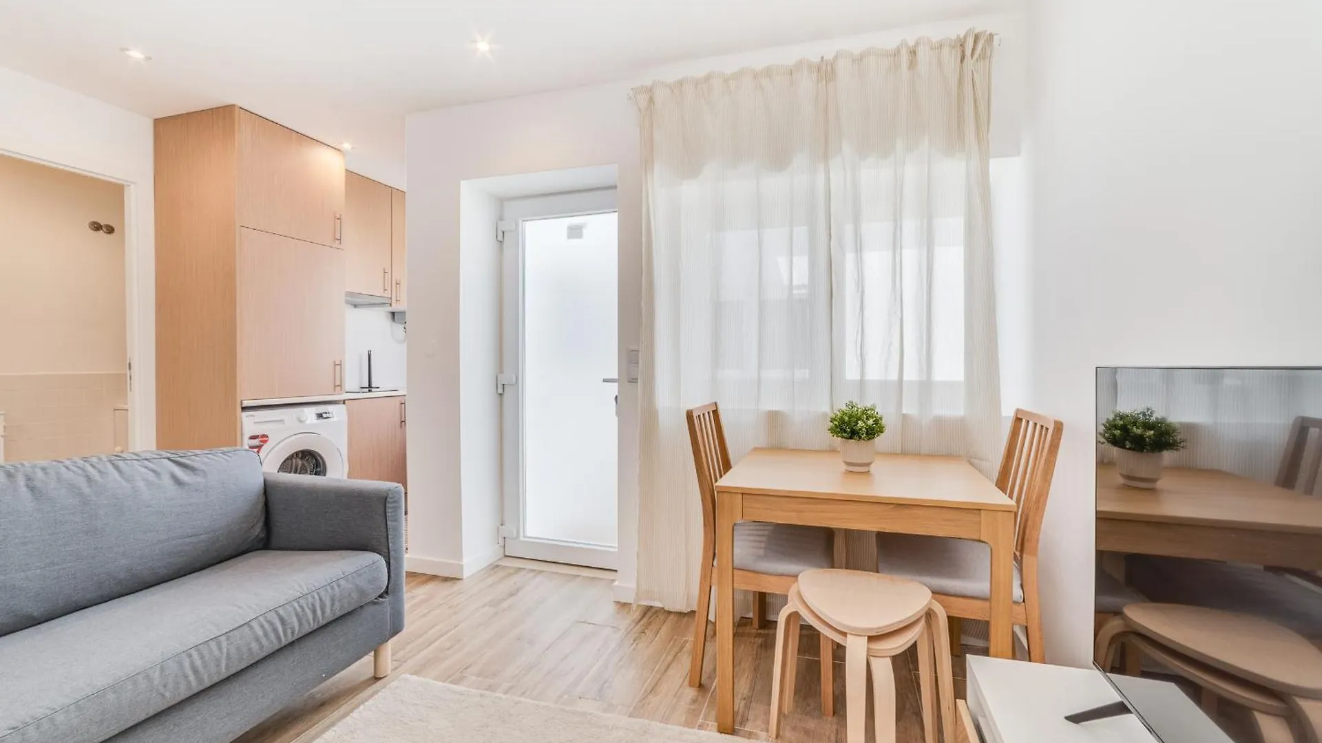 Campolide Duplex Apartments Лиссабон