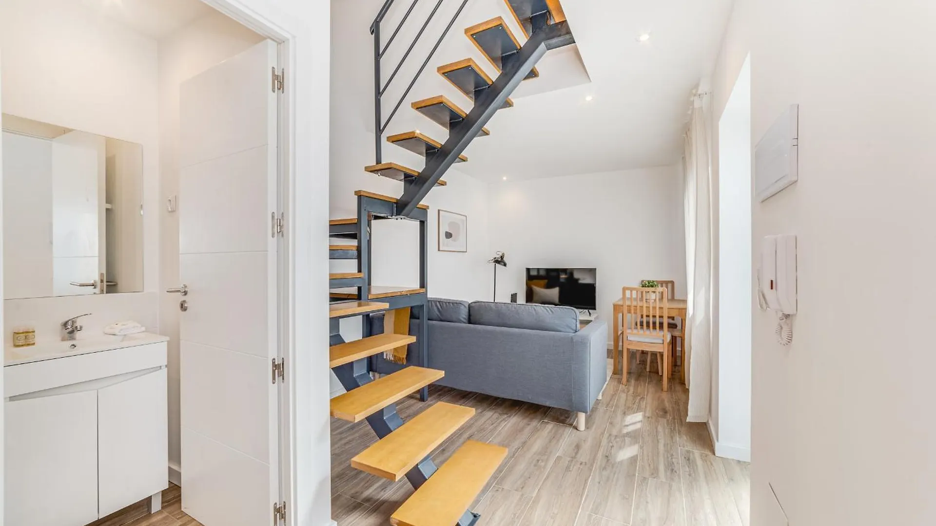 Campolide Duplex Apartments Лиссабон